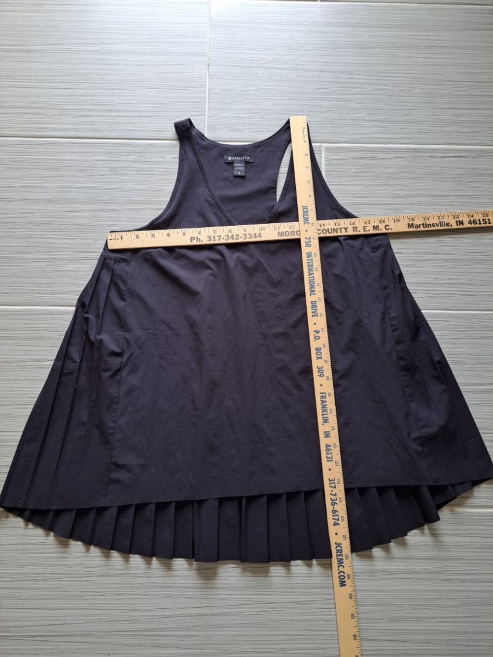Athleta Swing Forward Pleated Tank Top Black Womens M Sleeveless Flowy Summer - Picture 7 of 9